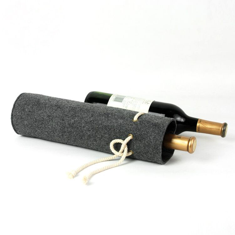 Wine bottle cooler bag