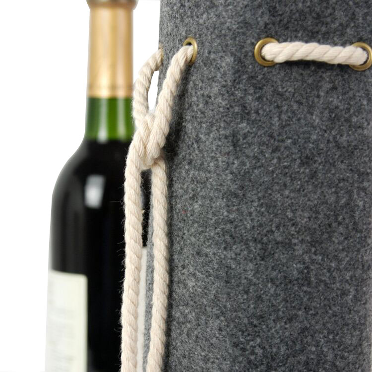 Wine bottle cooler bag